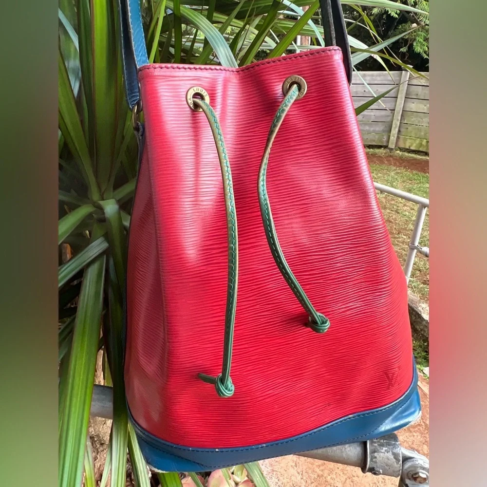 Louis‎ Vuitton Epi Noe Shoulder Bag Red Blue Green Authentic Vintage W Dust Bag - Picture 13 of 14